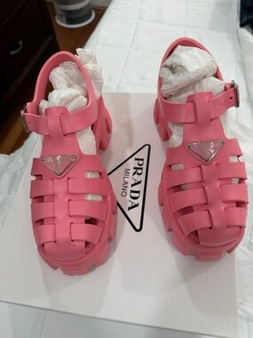 Prada Kids Bubblegum Pink Jelly Fisherman Sandals with Logo Plaque